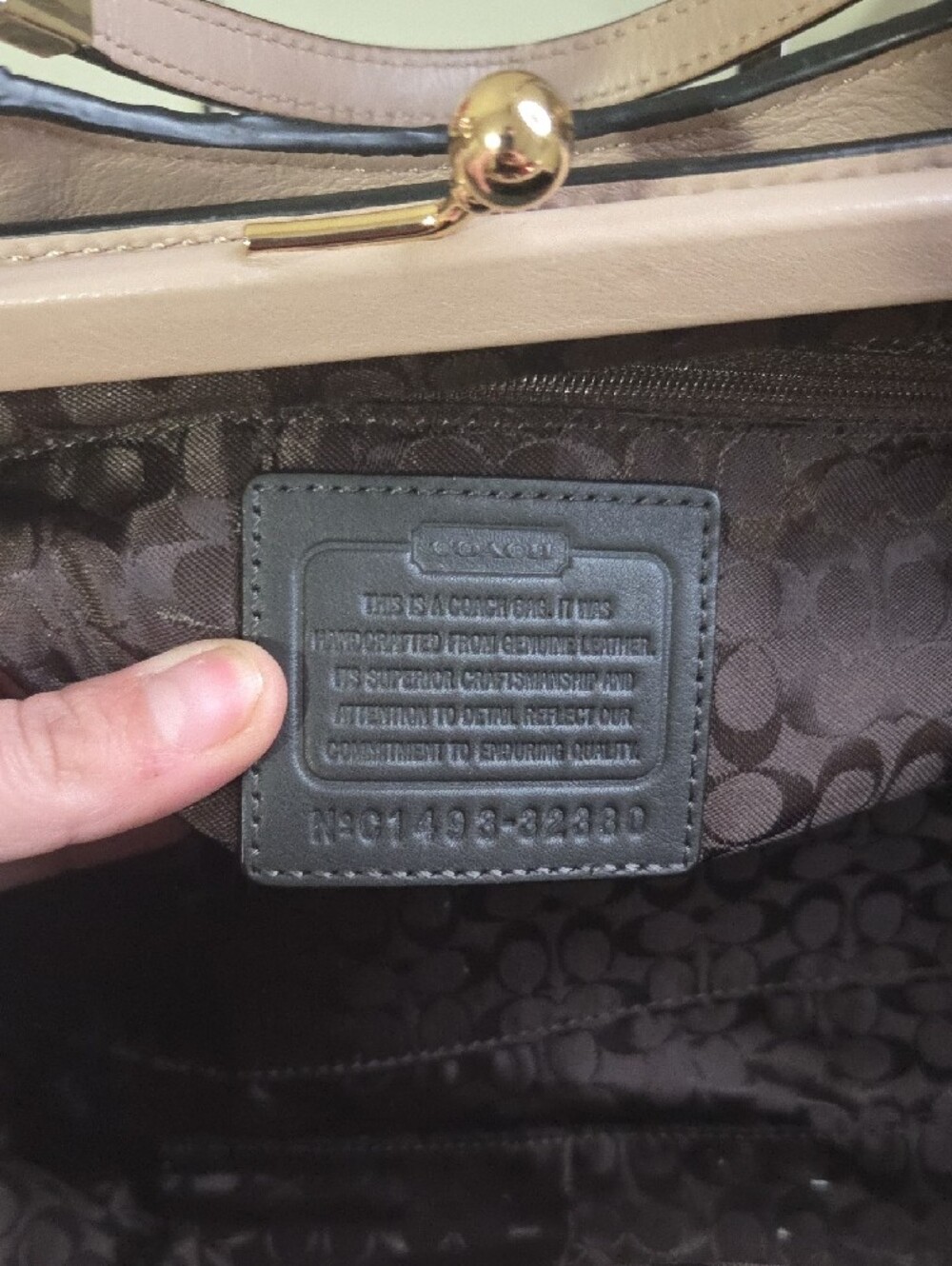 Coach Limited Edition Madison Pinnacle With Kisslock Beige & Black - Picture 5 of 11